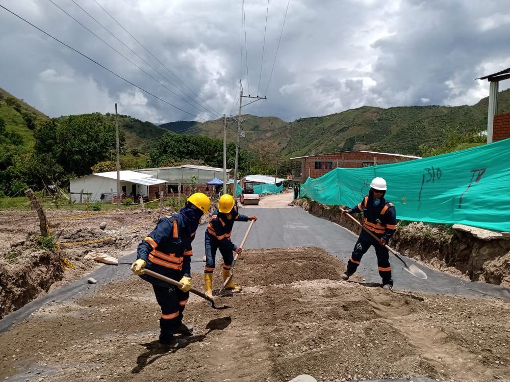 Pavimentación de las vías urbanas y rulares de los distintos municipios del departamento del Huila.